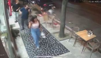 duzcede otomobille carpisan motosikletteki 2 kisi boyle savruldu 4m2nLgR2