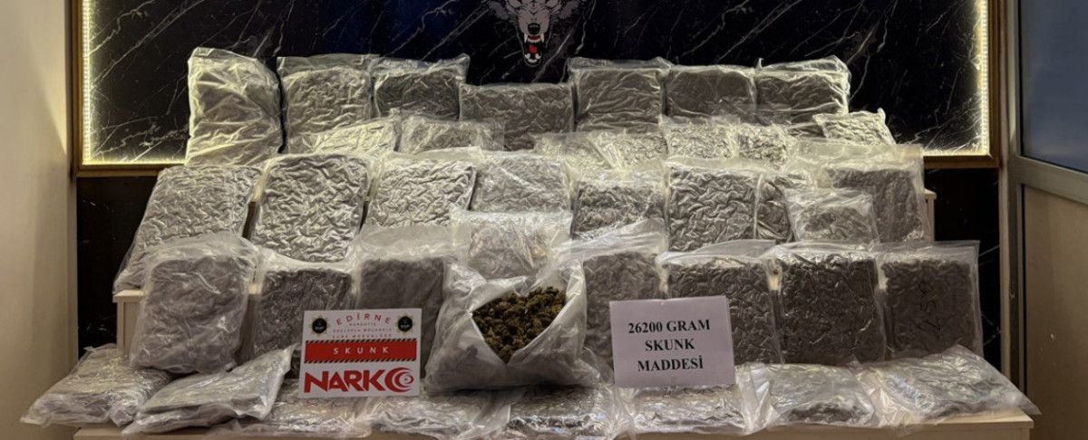 edirnede bir otomobilde 26 kilo 200 gram sentetik uyusturucu ele gecirildi 0 ADh3lBEs
