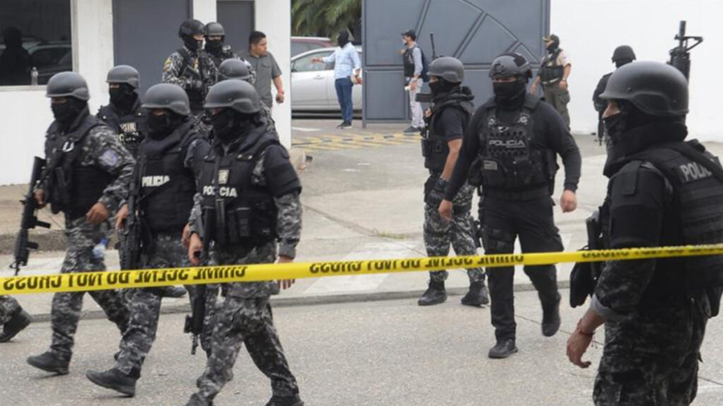 ekvadorda bilardo salonuna silahli saldiri 7 olu SEltEbqF