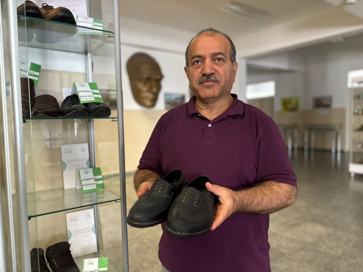 eren bulbulun kara lastigi yasayan ayakkabi muzesinde 0 Nj5Sec6y