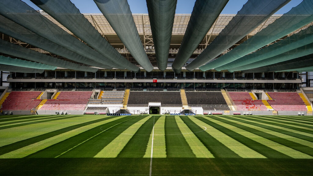 eryaman stadyumunun zemini yenilendi 4qJUs1Xn