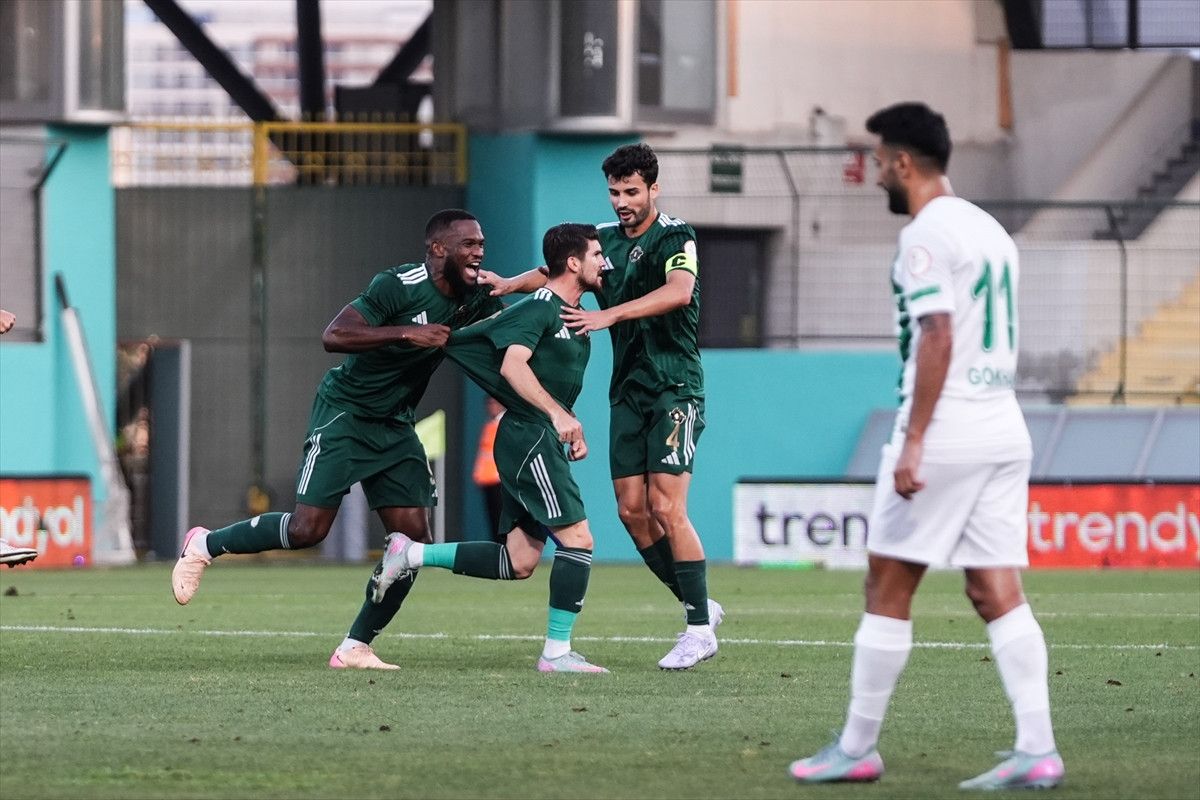 esenler erokspor serikspora 5 atti 0 ImvNbJbm