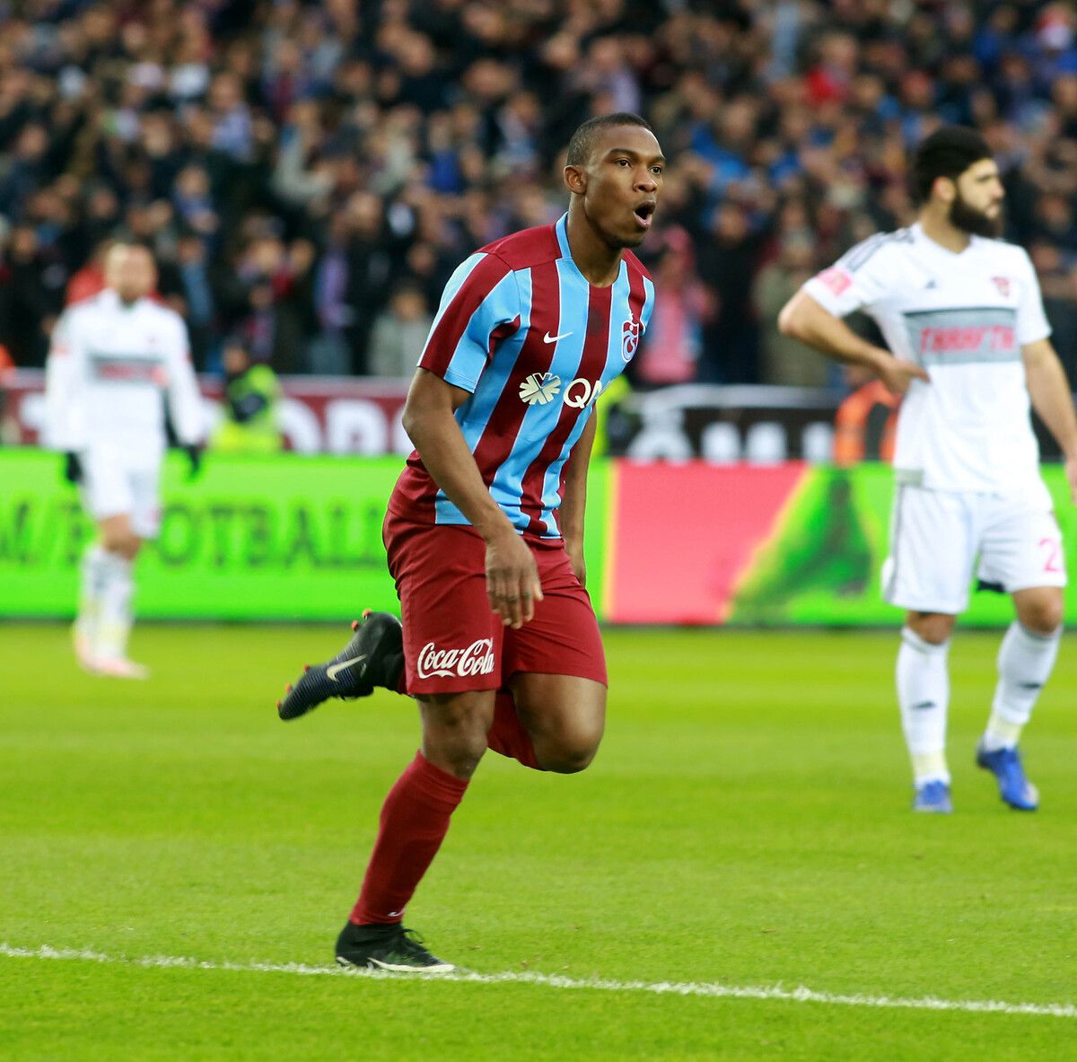 eski trabzonsporlu fabian castillonun esi kuyumcu soymaktan tutuklandi 0 MjaTpIJO