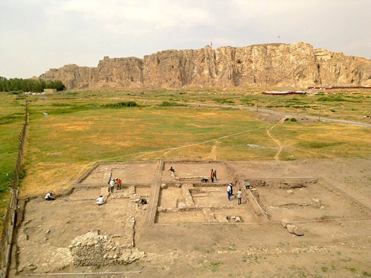 eski van sehrinde osmanli donemine ait kisla kesfedildi 1