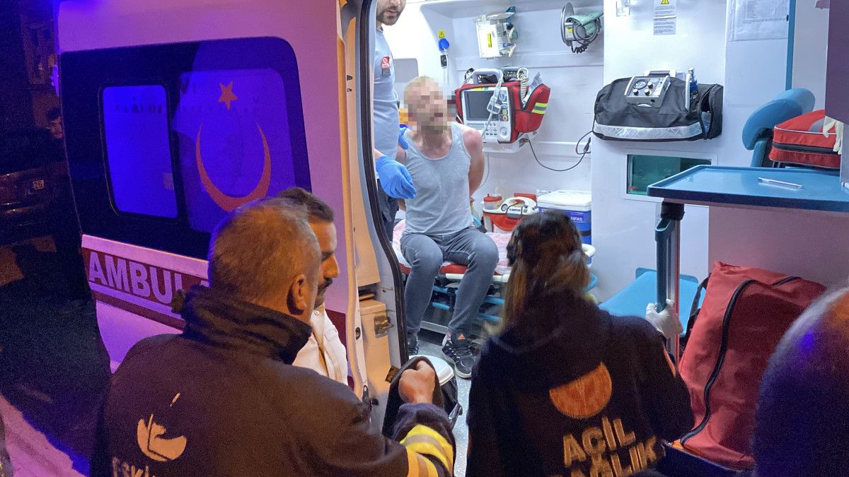 eskisehirde aile ici kavga sonrasi kendisini odaya kapatti ozel harekat timi devreye girdi 2 w15HVP27