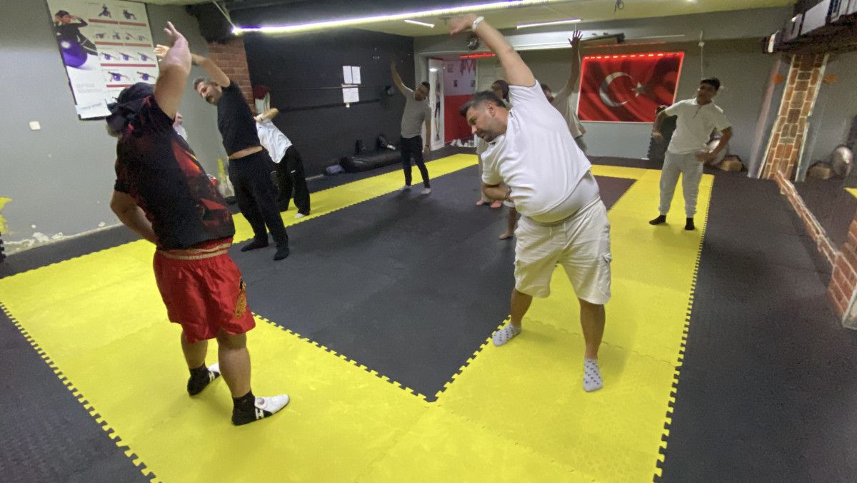 eskisehirde cocuklariyla antrenmana katilan ailelerin zor anlari 2