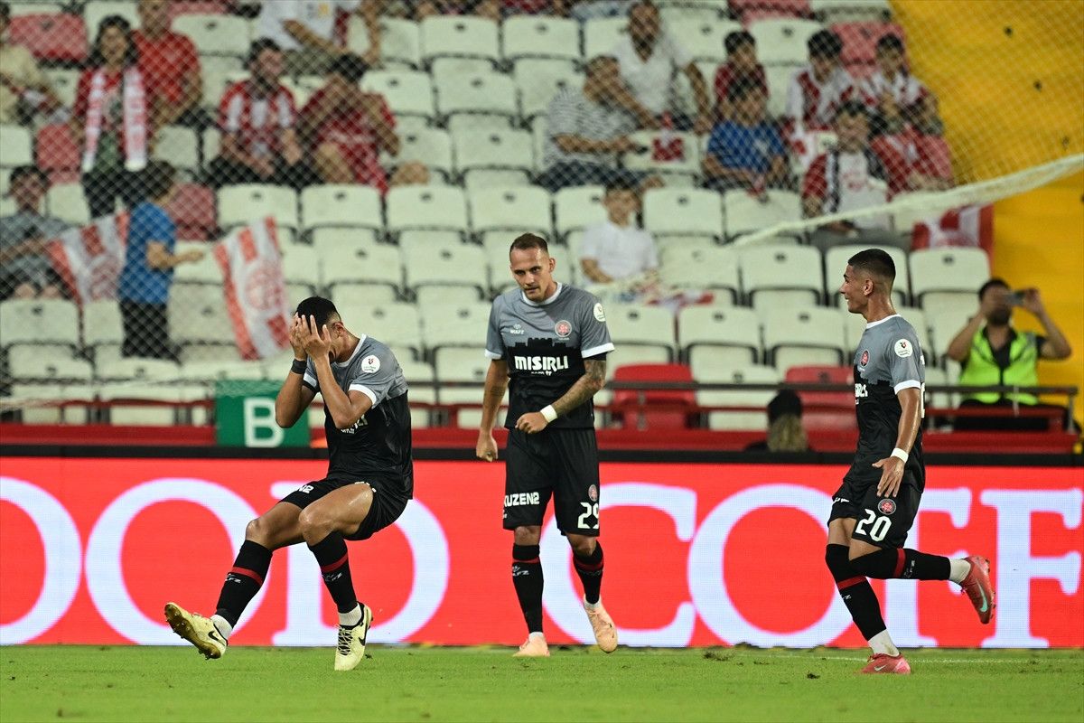 fatih karagumruk antalyaspor deplasmaninda uc puani kapti 0 mSDuYsqN