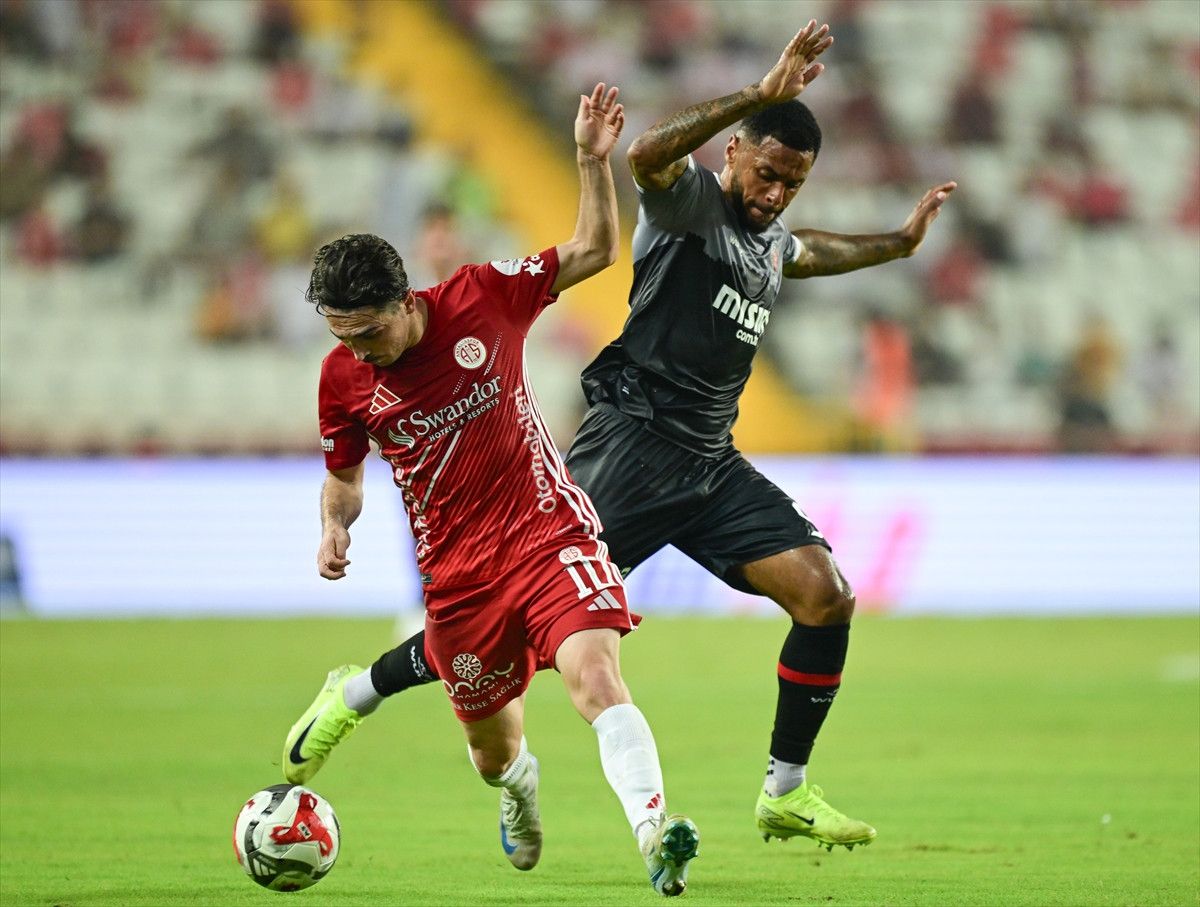fatih karagumruk antalyaspor deplasmaninda uc puani kapti 2 4lLE9DXe