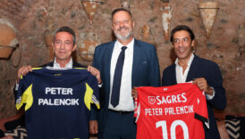 fenerbahce benfica yoneticilerini ve uefa delegesini konuk etti WA2jAlzL