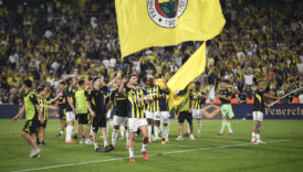 fenerbahce taraftarinin destegiyle yoluna devam etti 1vxPJkKy