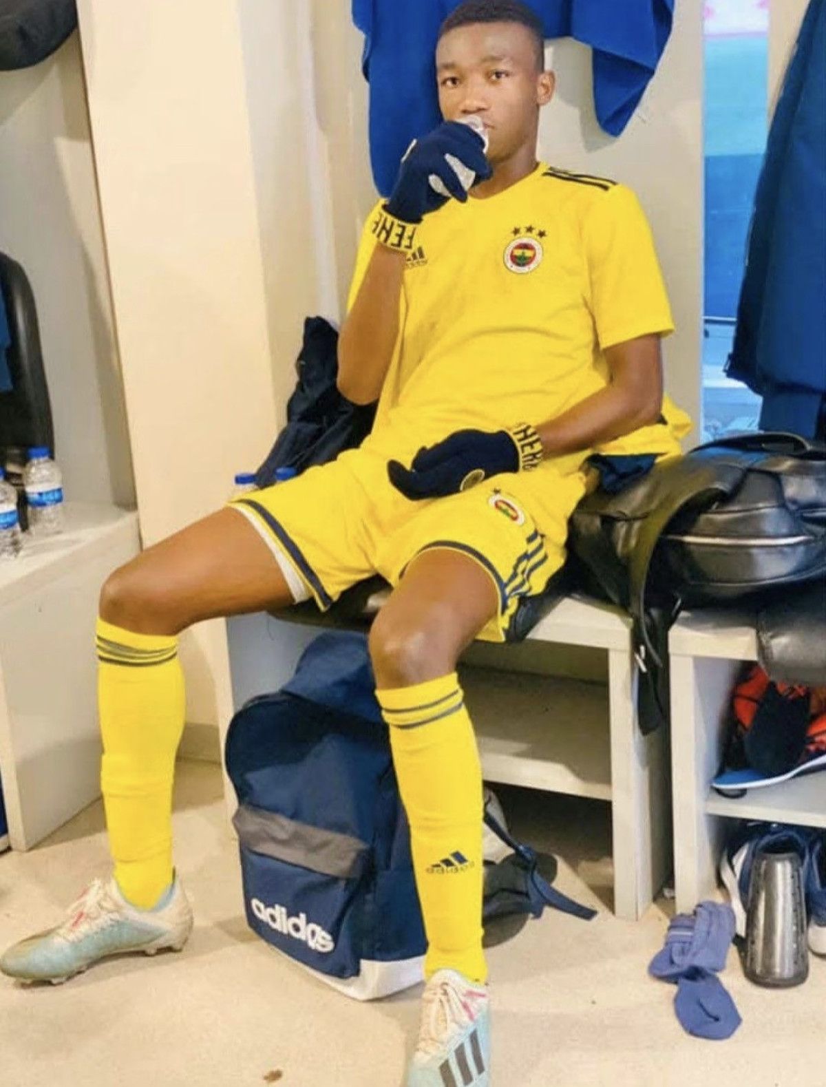 fenerbahce yillar once denemeye aldigi dorgeles neneyi istiyor 2 kybF4TIk