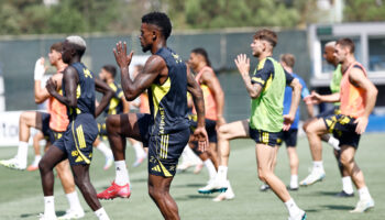 fenerbahcede feyenoord maci hazirliklari suruyor BTbWfiPc