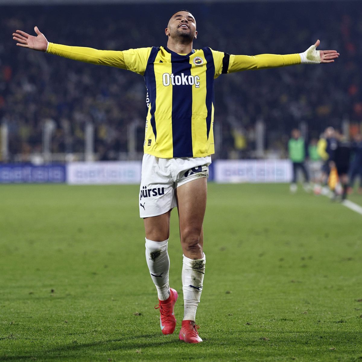 fenerbahcede youssef en nesyriye ingiltereden talip var 1 V6dDAEW5