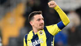 fenerbahcenin yeni kaptani mert hakan yandas oldu mMc4JWkc