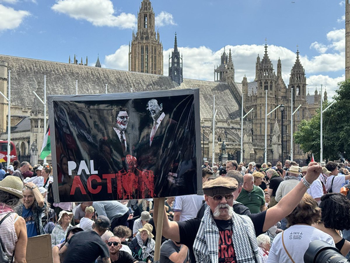 filistine destek grubunun teror orgutu ilan edildigi ingilterede 400den fazla kisi gozaltina alindi 5 PeOYGJr9