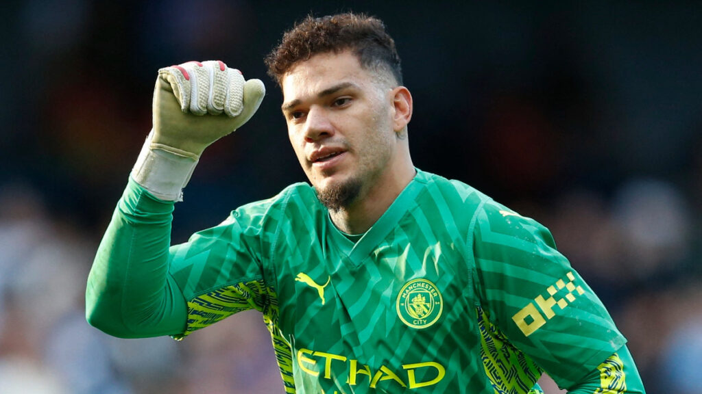 galatasaraydan osimhenden sonra ederson bombasi videodaki detay dikkat cekti G7j5wwuz