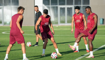 galatasarayin yeni sezon hazirliklari suruyor Gu7kEeUl