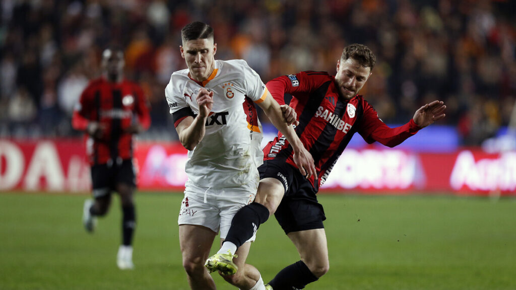 gaziantep fk galatasaray macinin ilk 11leri rAAsynsd