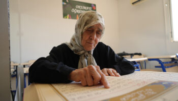 gaziantepte 87 yasinda kuran i kerim okumayi ogrendi 9XNRDMrI