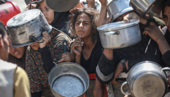 gazzede aclik nedeniyle olenlerin sayisi 162ye yukseldi tI2mWzlx