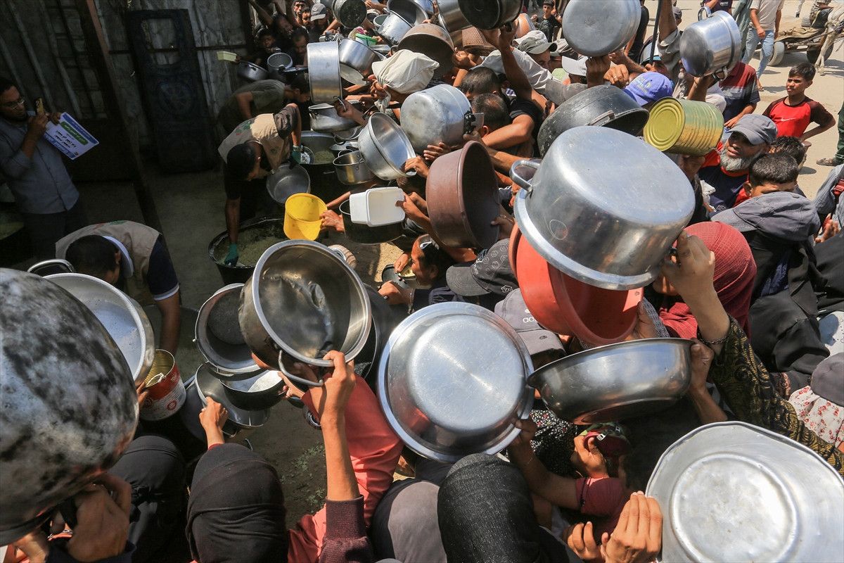 gazzede gida krizi filistinlilere yemek dagitildi 9 qYayuwMA