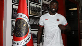 genclerbirligi mbaye niang ile sozlesme imzaladi c7CsIXib