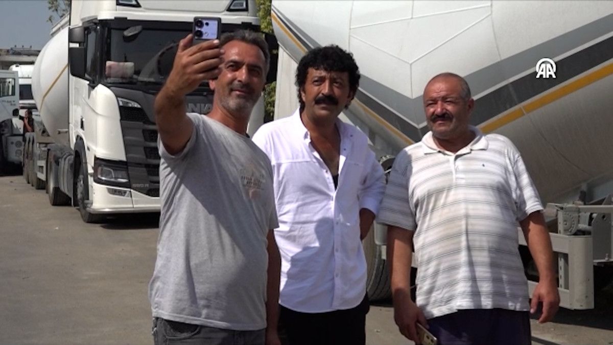 gorenler donup bir daha bakiyor vanin muslum babasi 1 JWOnZKp8