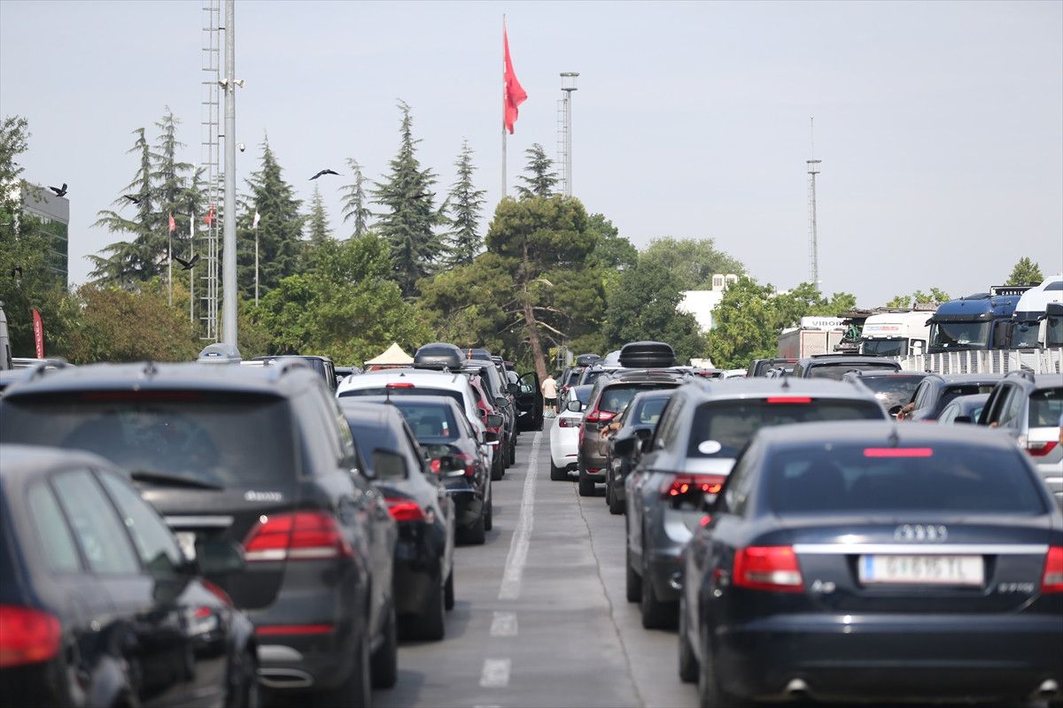 gurbetcilerin buruk geri donus yolculugu suruyor 2 1EB7s3pb