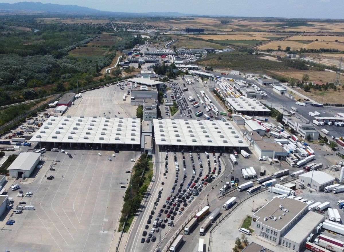 gurbetcilerin huzunlu donusu devam ediyor gelirken seviniyoruz giderken uzuluyoruz 3 n7IOrNXE