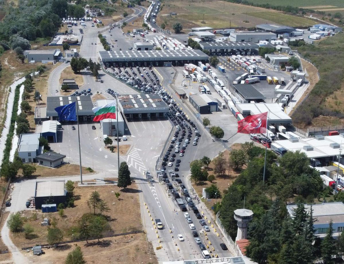 gurbetcilerin huzunlu donusu devam ediyor gelirken seviniyoruz giderken uzuluyoruz 5 CInJEZy5