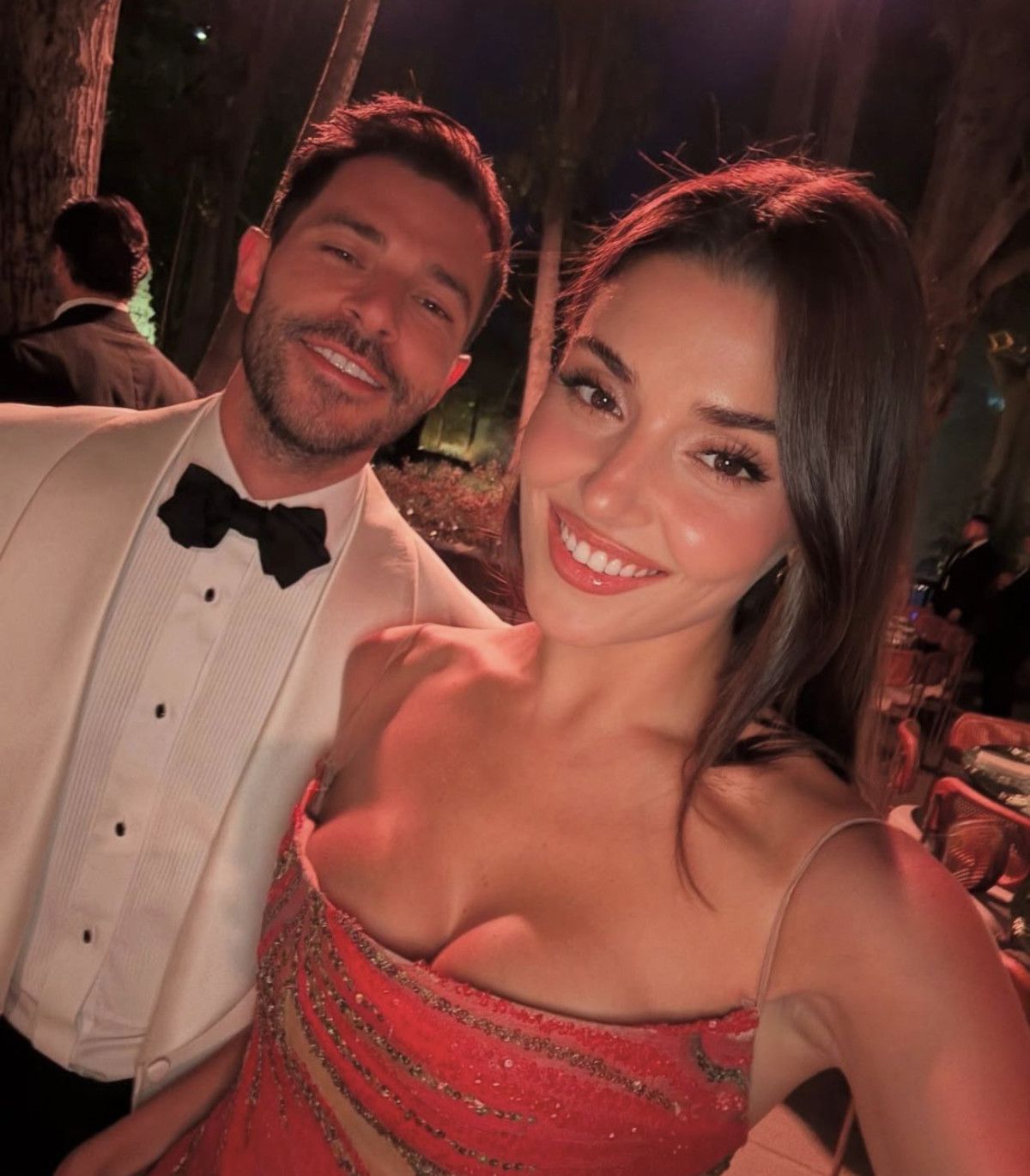 hande ercel ve hakan sabanci ayrildi iddiasi fotograflar sosyal medyadan slindi 0 6yHp1eCj