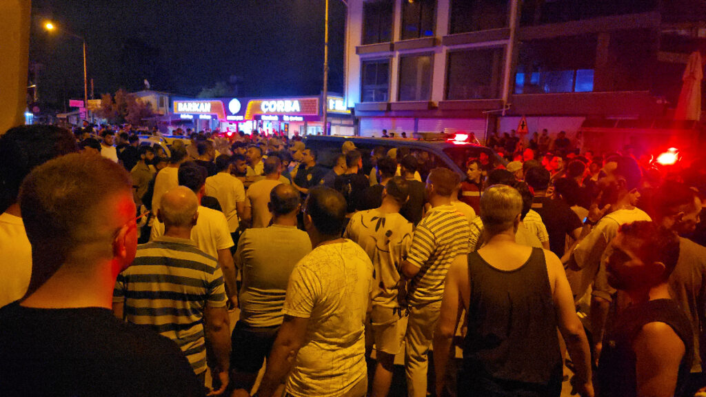 hatayda bicakli saldirganlari lincten ekipler kurtardi 9kynqxSu