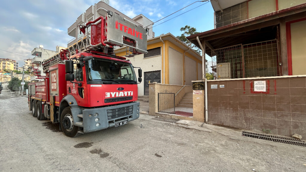 hatayda evlatlarinin haber alamadigi adamdan aci haber 8VpwBQj3