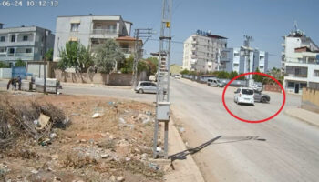 hatayda sabirsiz surucu basina is acti lNXH7TEl