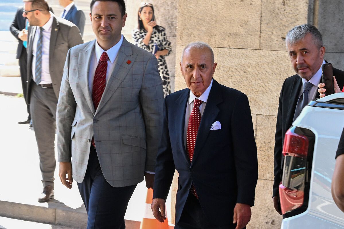 hikmet cetin dagdan inenleri hemen affetmek lazim 0 rMIUvJ6B