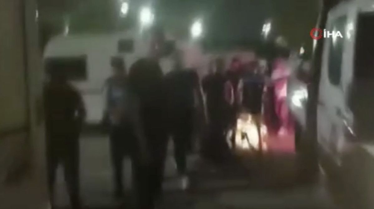 ibb zabitalarindan resmi karavan parki sakinlerine zorbalik 0 QZUmpKvQ