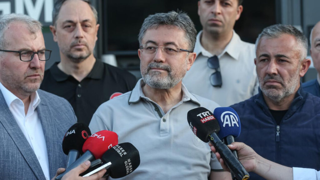 ibrahim yumakli canakkaledeki yanginlar buyuk oranda kontrol altina alinmistir hffn4I3Z