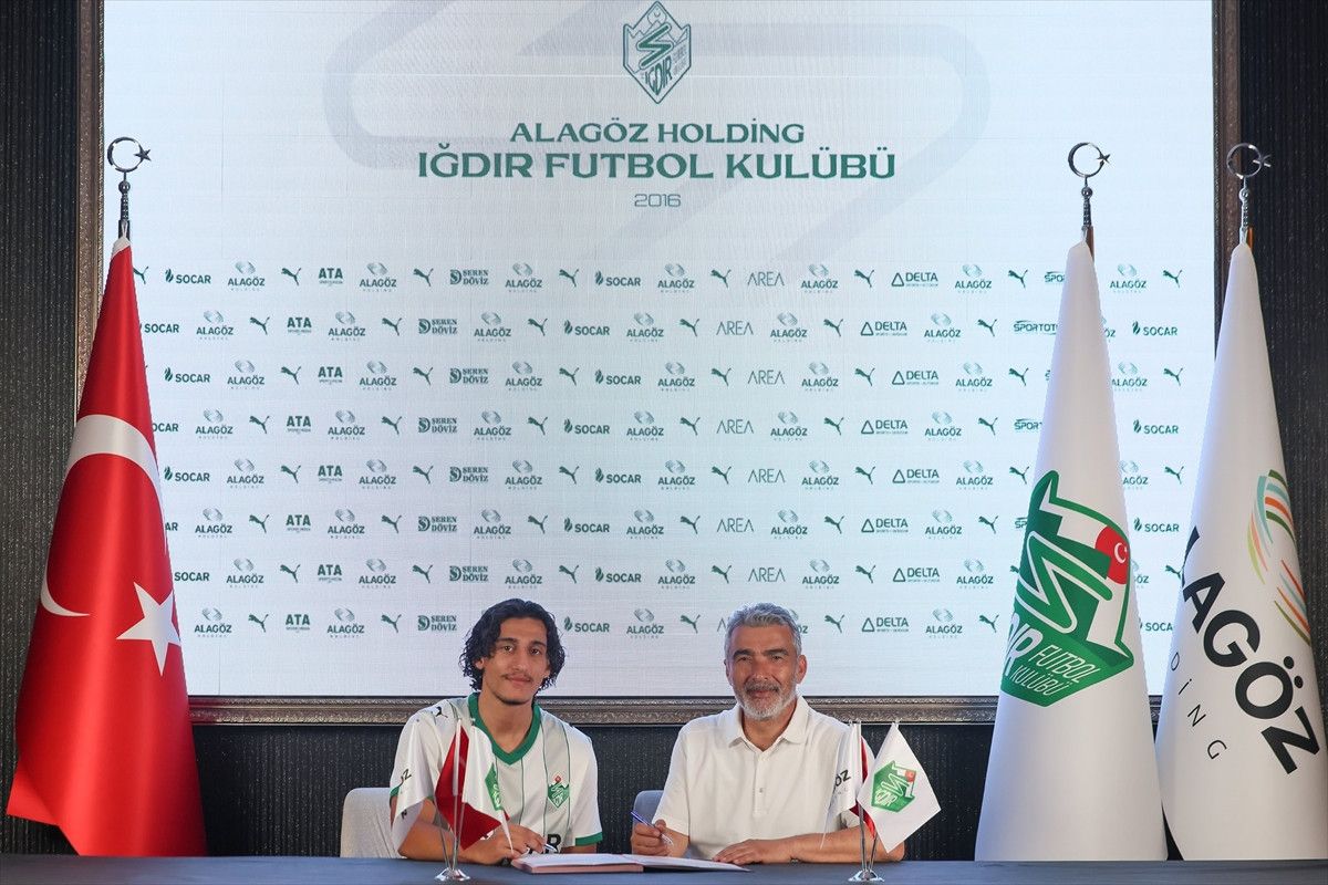 igdir fk moustapha camara ile malik yilmazla sozlesme imzaladi 1 9NseuycD