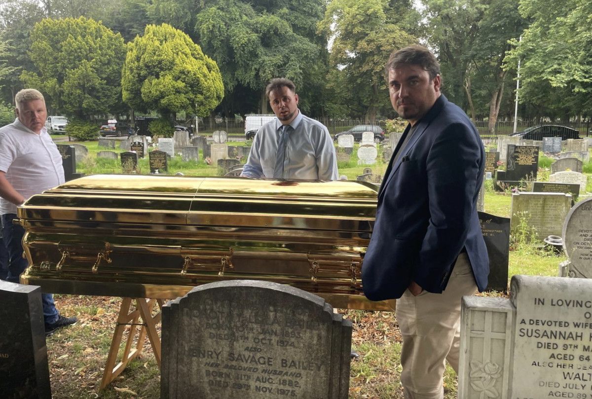 ingilterede roman kral milyon dolarlik altin tabutla gomuldu 0 SCnHMcEs