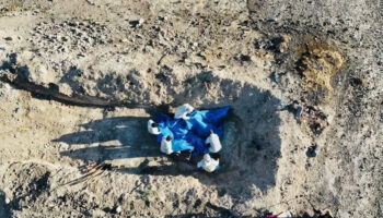 irakta deastan kalma toplu mezar kazilmaya baslandi aDgjluiq