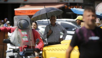 iranda asiri sicaklar nedeniyle bircok eyalette kamu kurumlari tatil cDEgBAvW