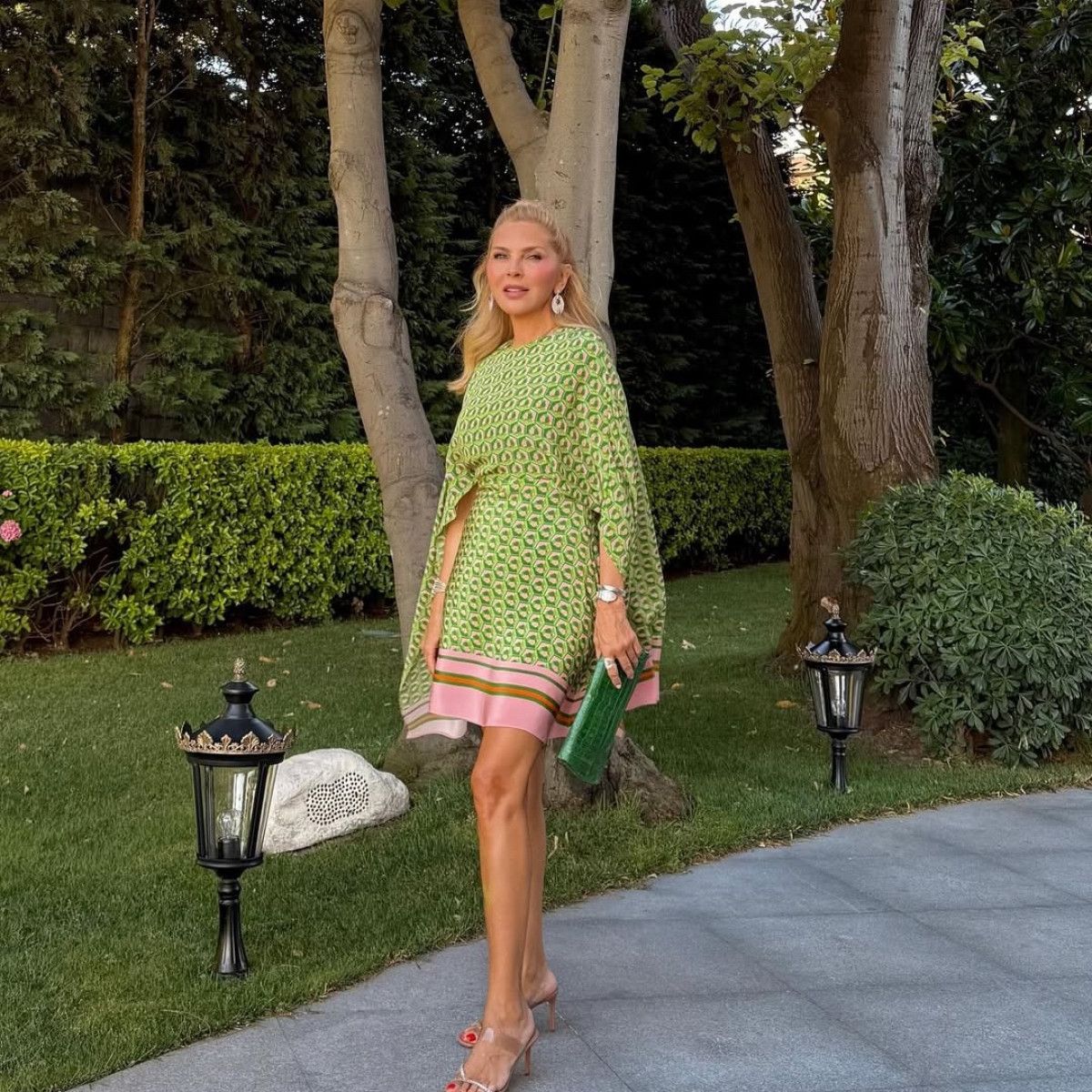 is insanindan da hamle geldi hande ercelden sonra hakan sabanci da fotograflari sildi 2 hraS6PyB