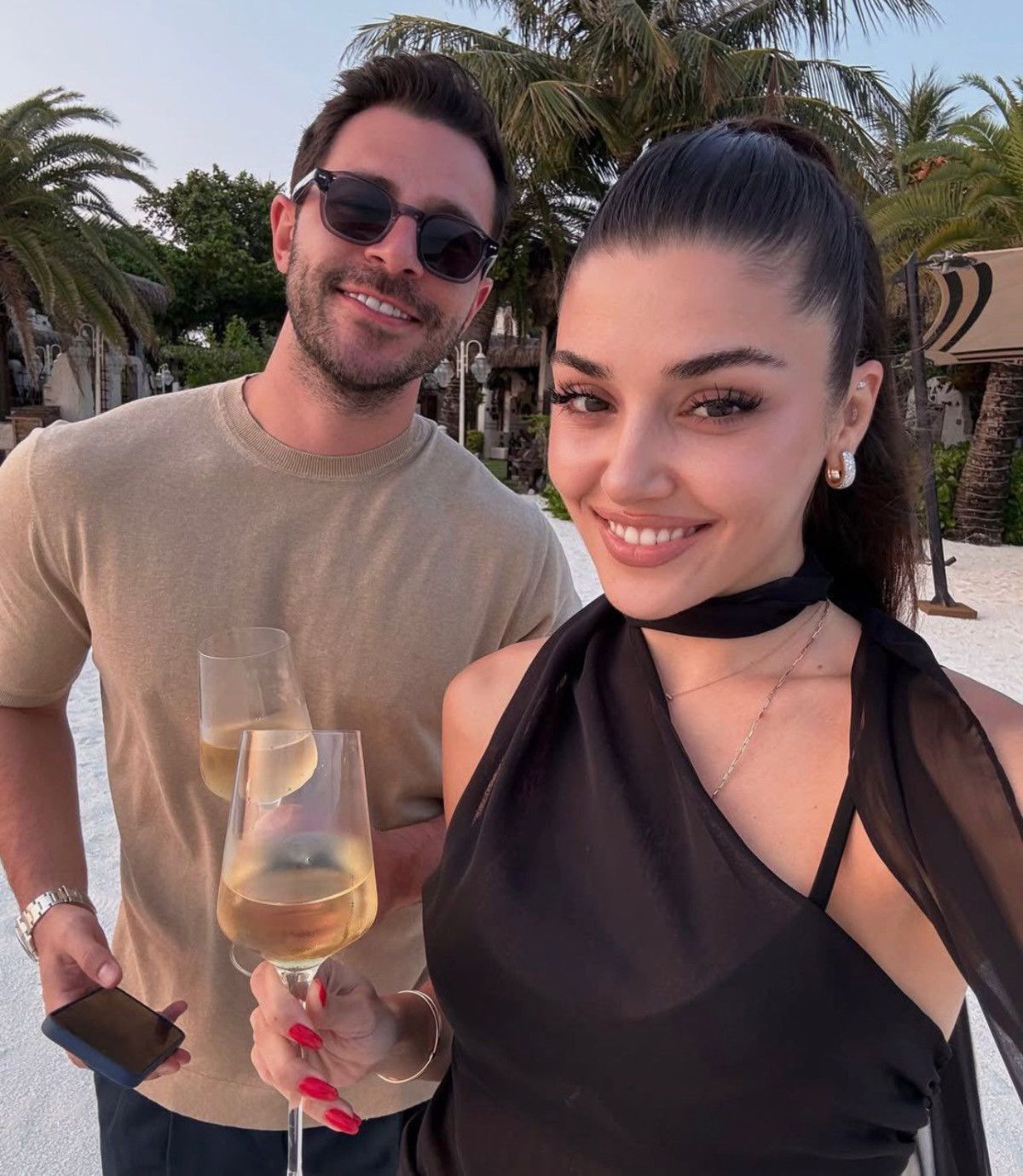 is insanindan da hamle geldi hande ercelden sonra hakan sabanci da fotograflari sildi 3 ughlea6N