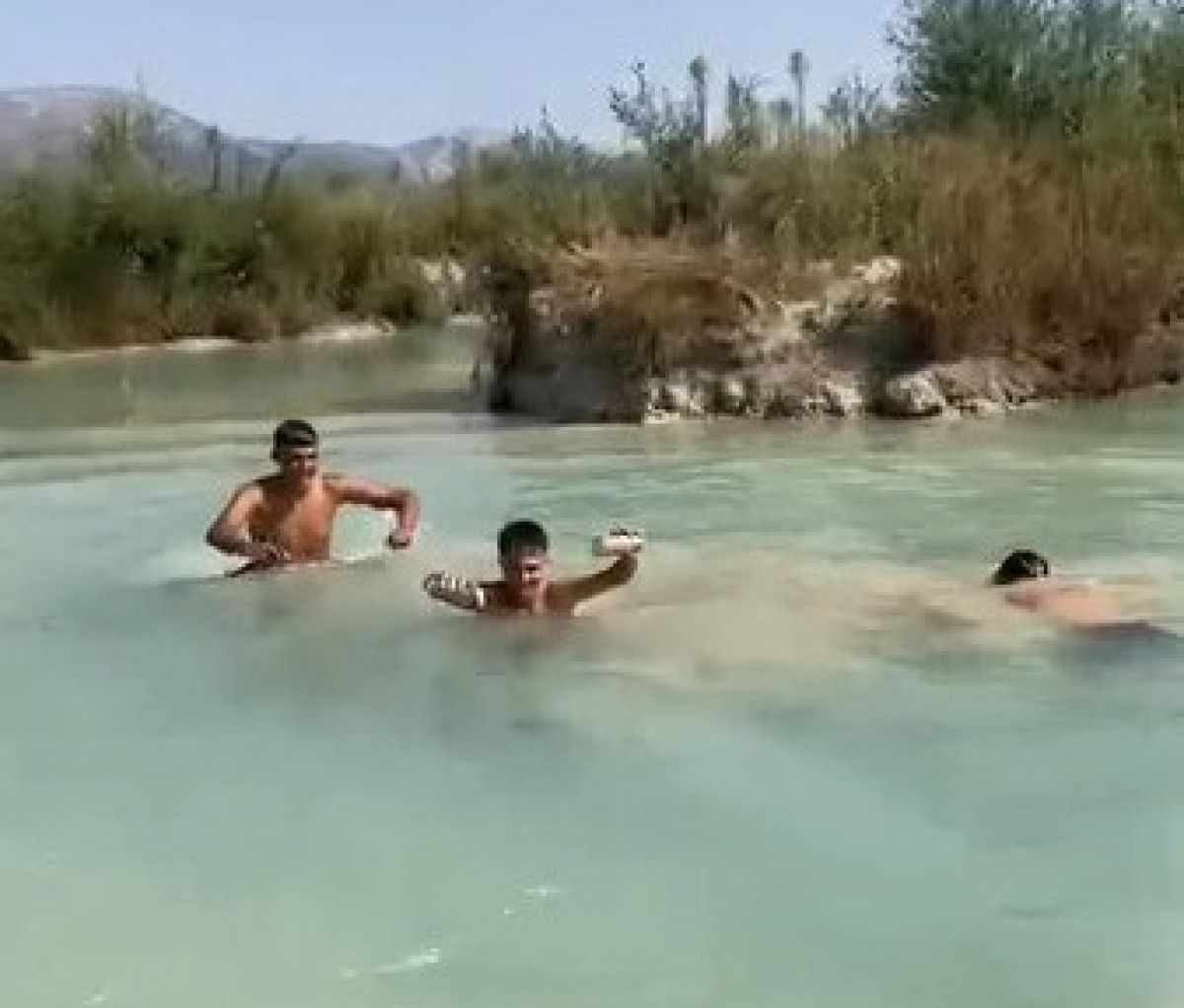 ispartada golete baliklama atlayan cocuk oldu 0 POIu5TFK