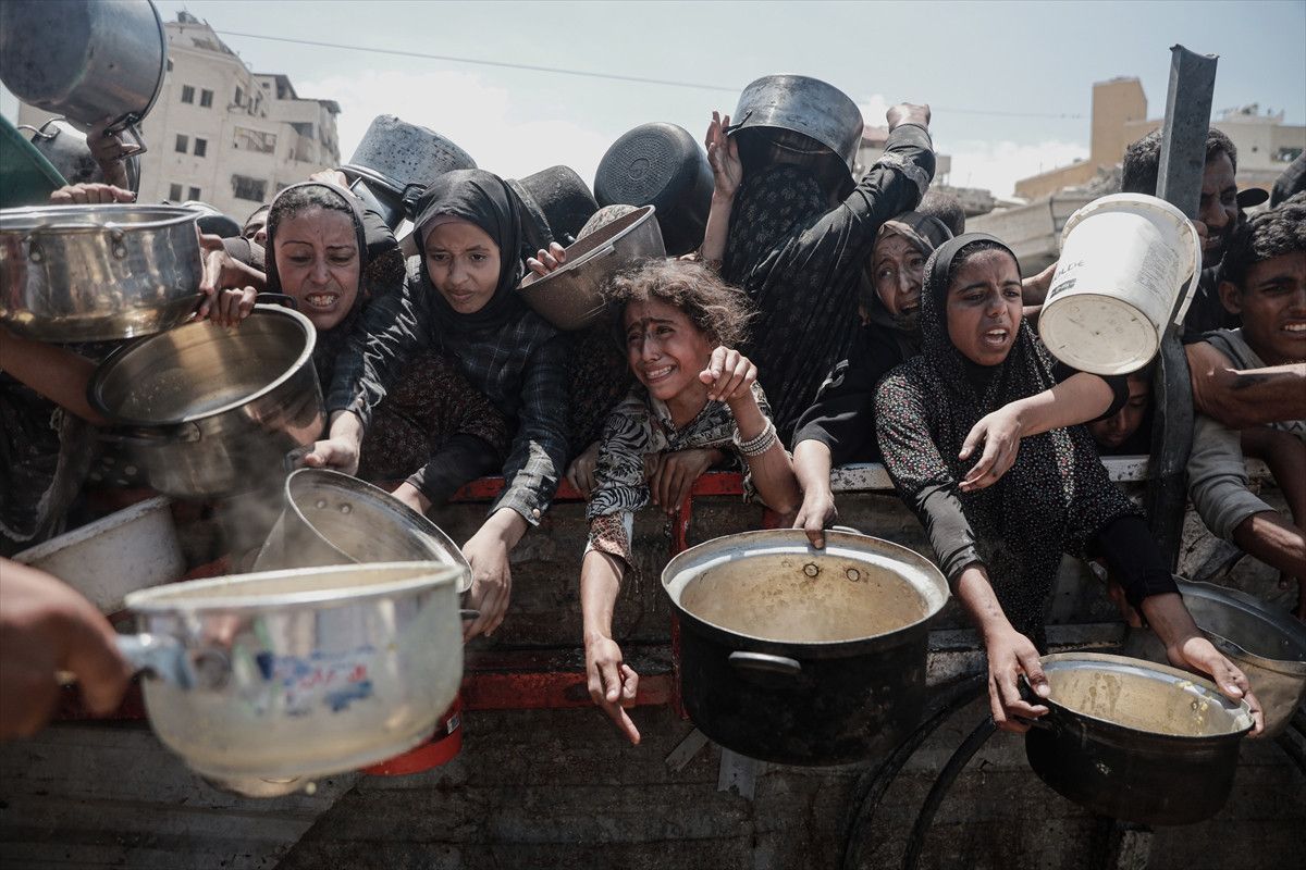 israil gazzede filistin kizilayi karargahini bombaladi 1 personel hayatini kaybetti 1