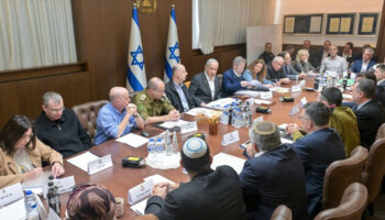 israil kabinesi gazzeye yonelik saldirilarin genisletilmesini gorusecek uhd4bpvl