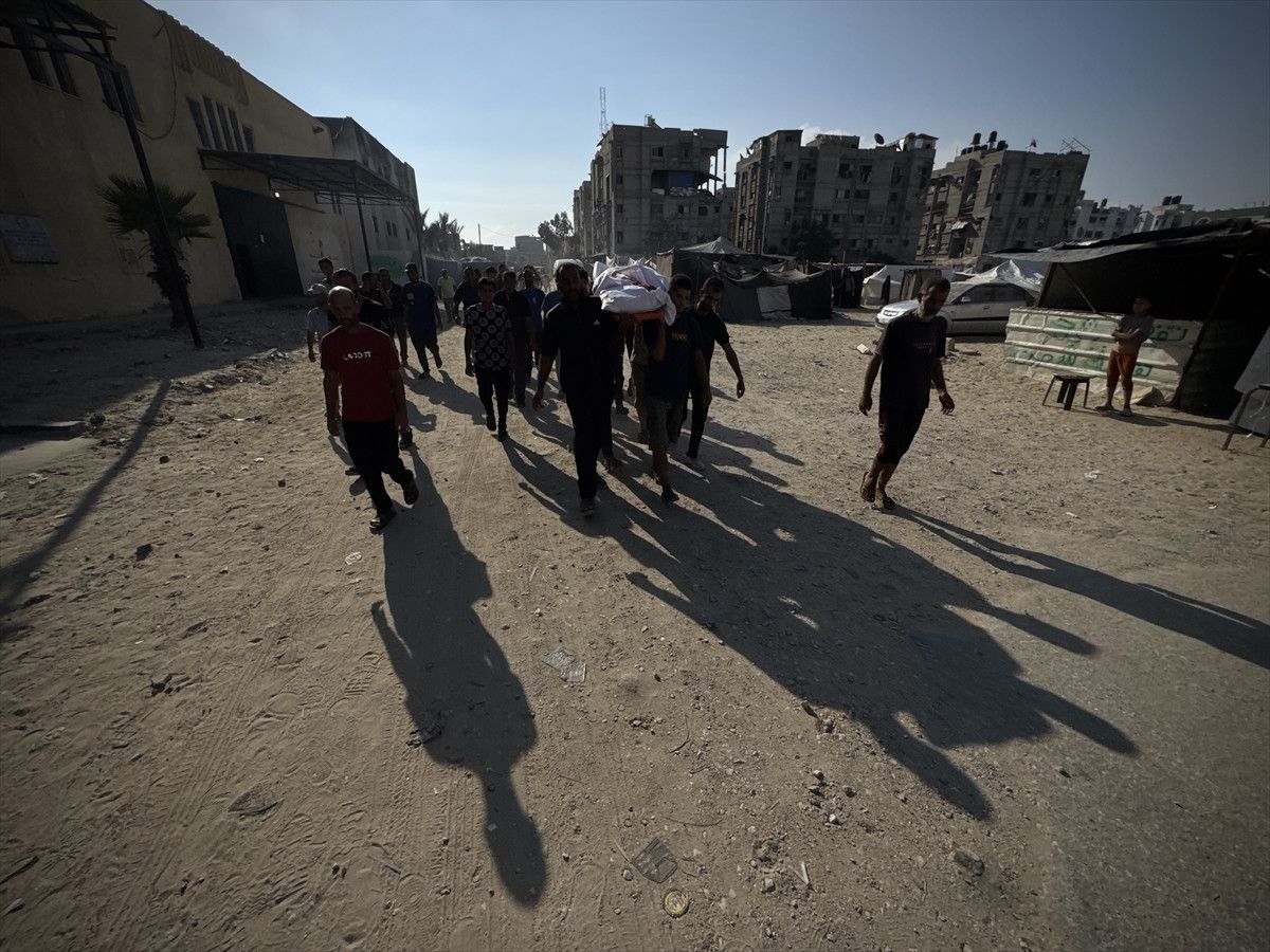 israilin gazzeye son saldirilarinda 6si cocuk 21 kisi yasamini yitirdi 1 BHV3b5p8