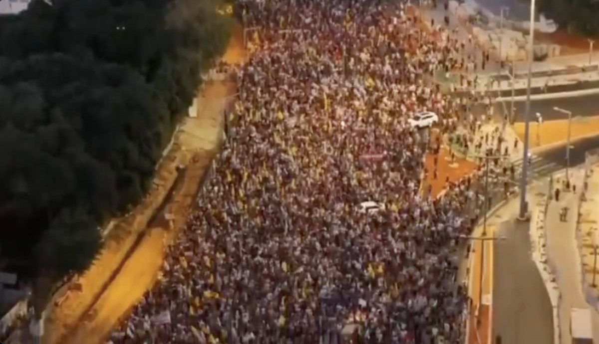 israilliler tel avivde sokaga cikti gazzede savasin sona erdirilmesi talebiyle protesto duzenleniyor 0 BAB6X2pE