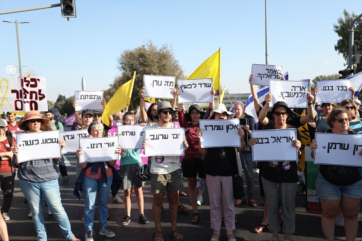 israilliler tel avivde sokaga cikti gazzede savasin sona erdirilmesi talebiyle protesto duzenleniyor 3 YCv3qA6y