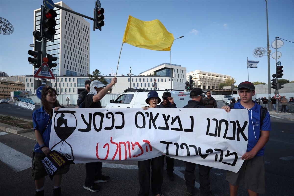 israilliler tel avivde sokaga cikti gazzede savasin sona erdirilmesi talebiyle protesto duzenleniyor 5 PRBgg1r3